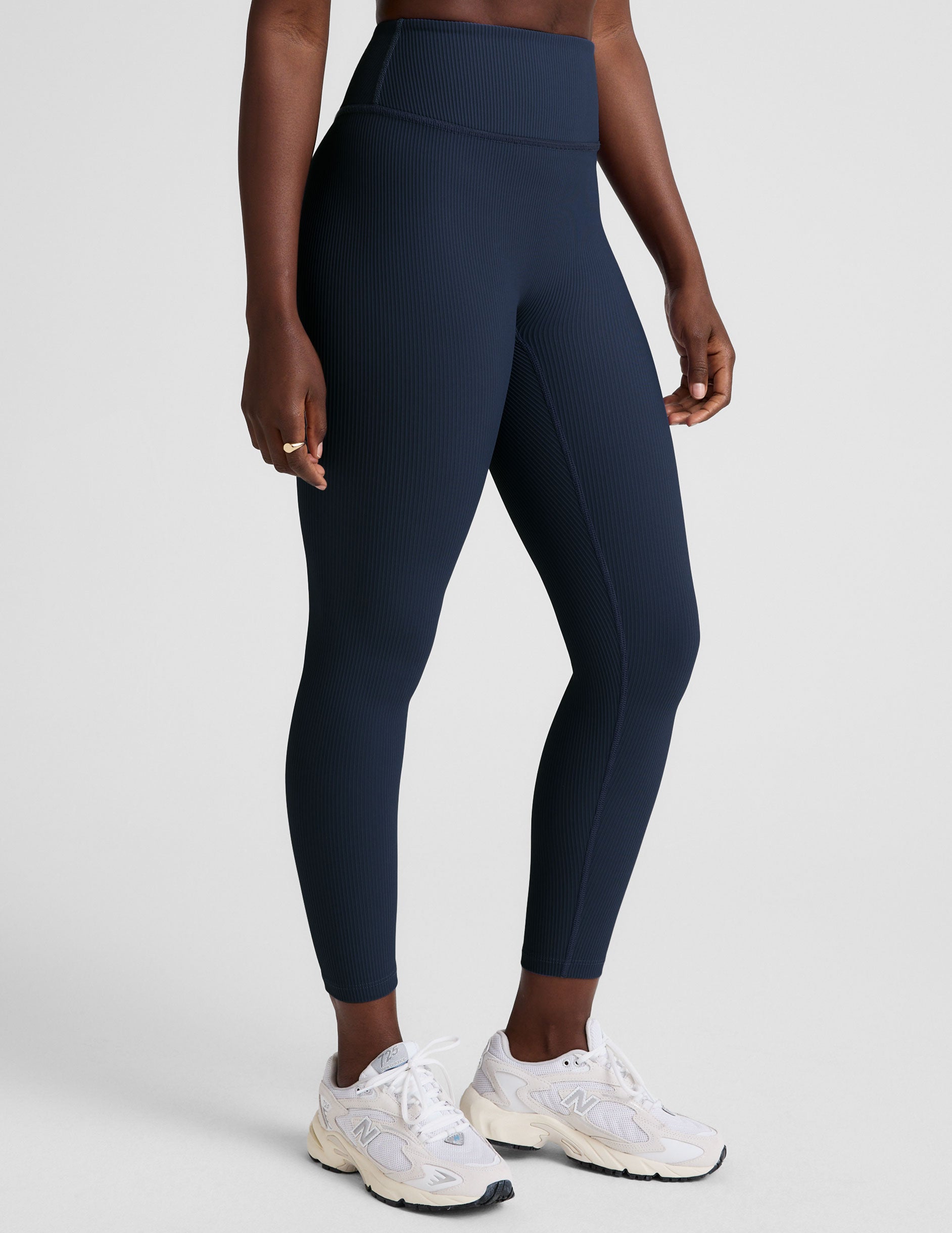 blue high-waisted midi ribbed leggings.