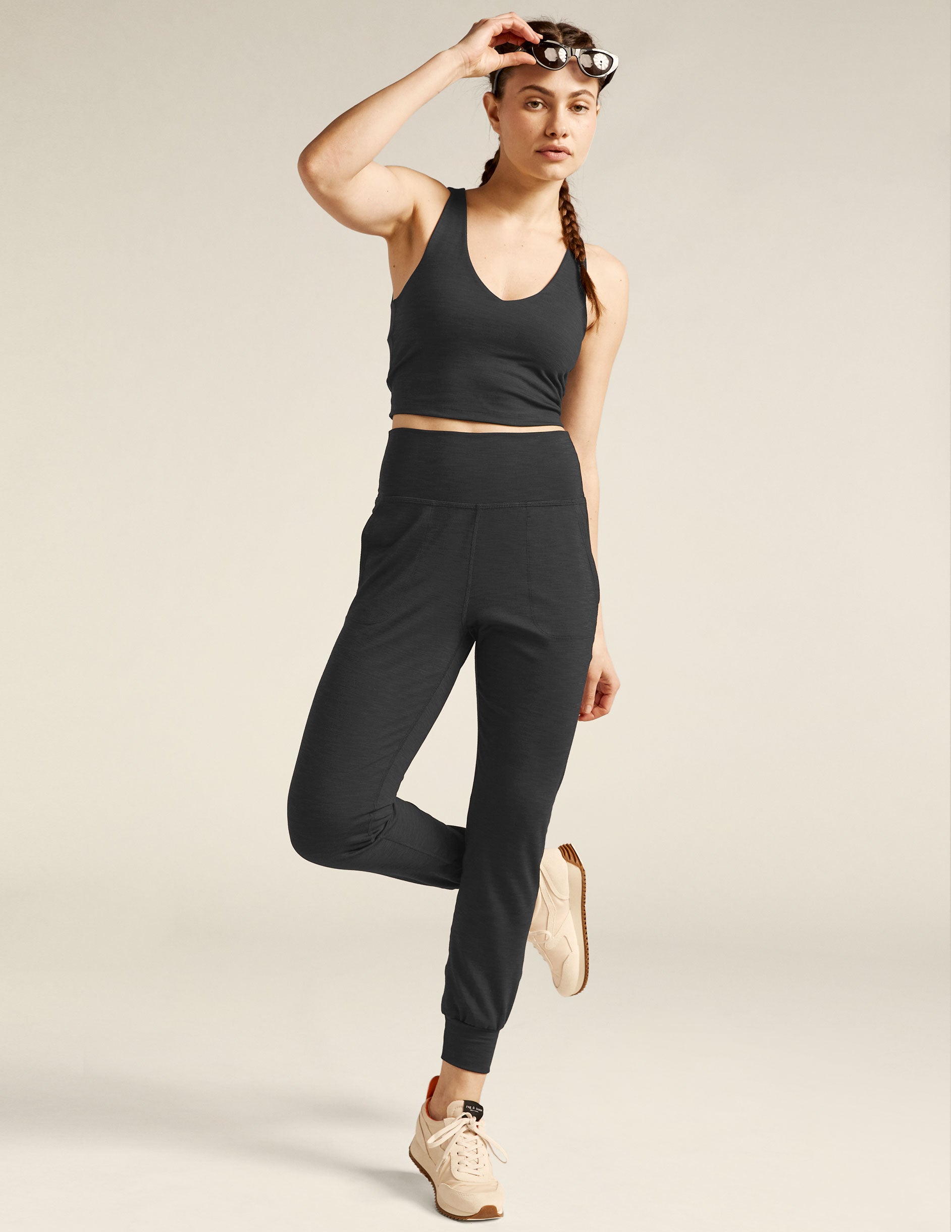 black high-waisted midi jogger with pockets
