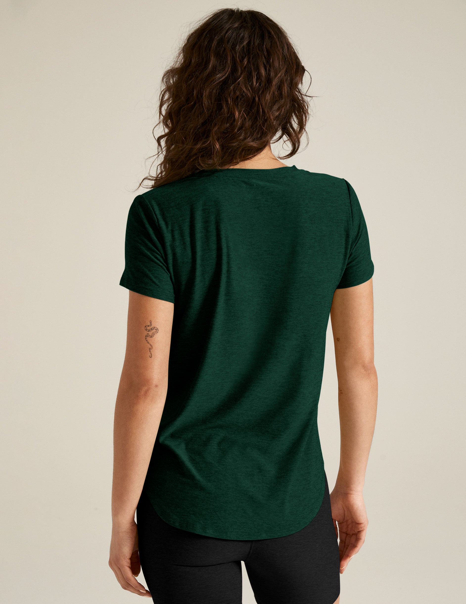 green scoop neck short sleeve t-shirt.