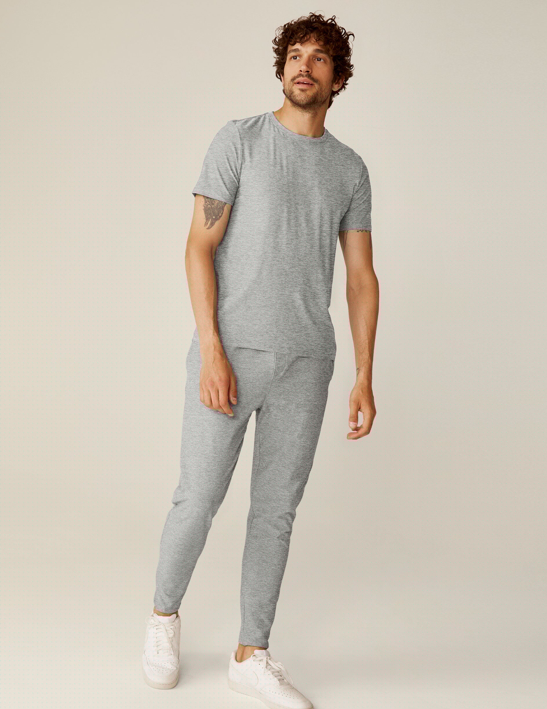 gray men's short sleeve shirt.