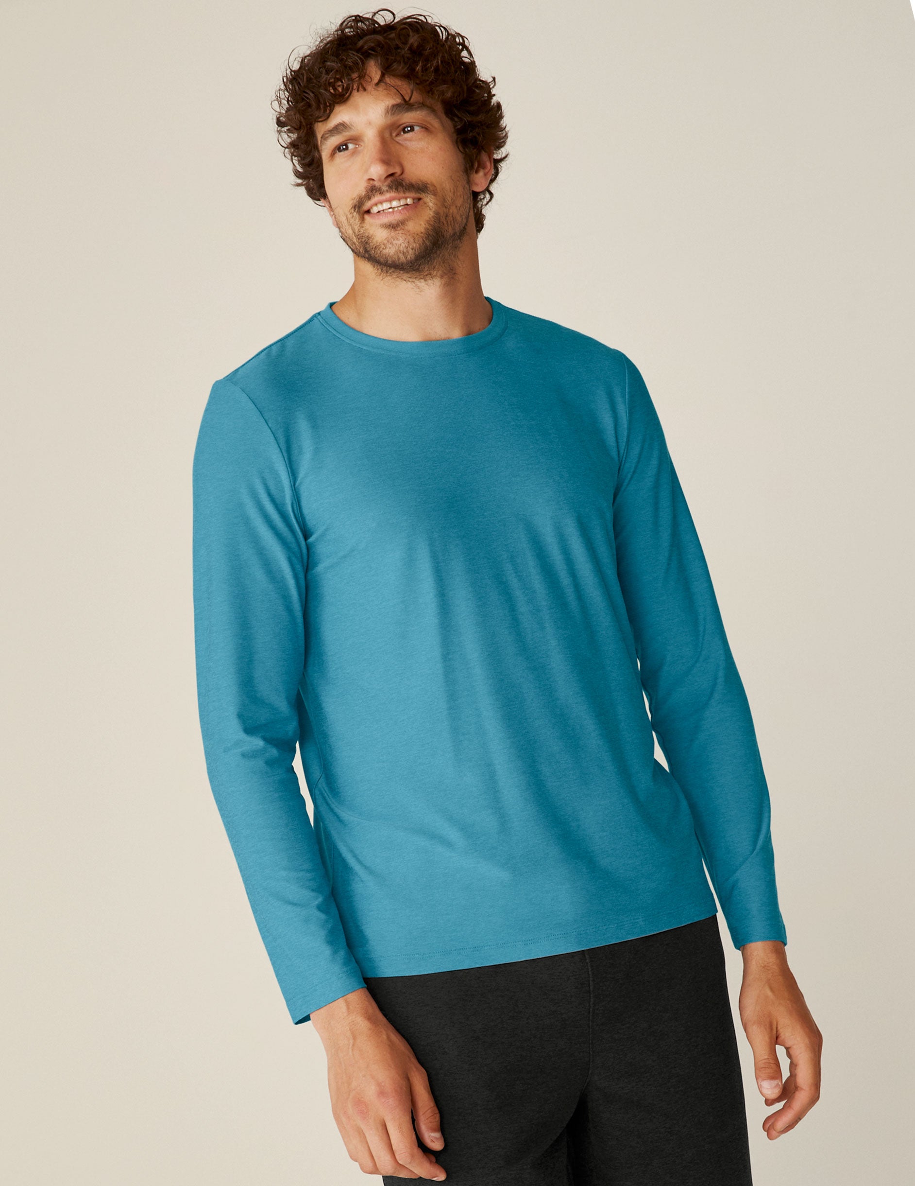 blue long sleeve men's crew neck top.