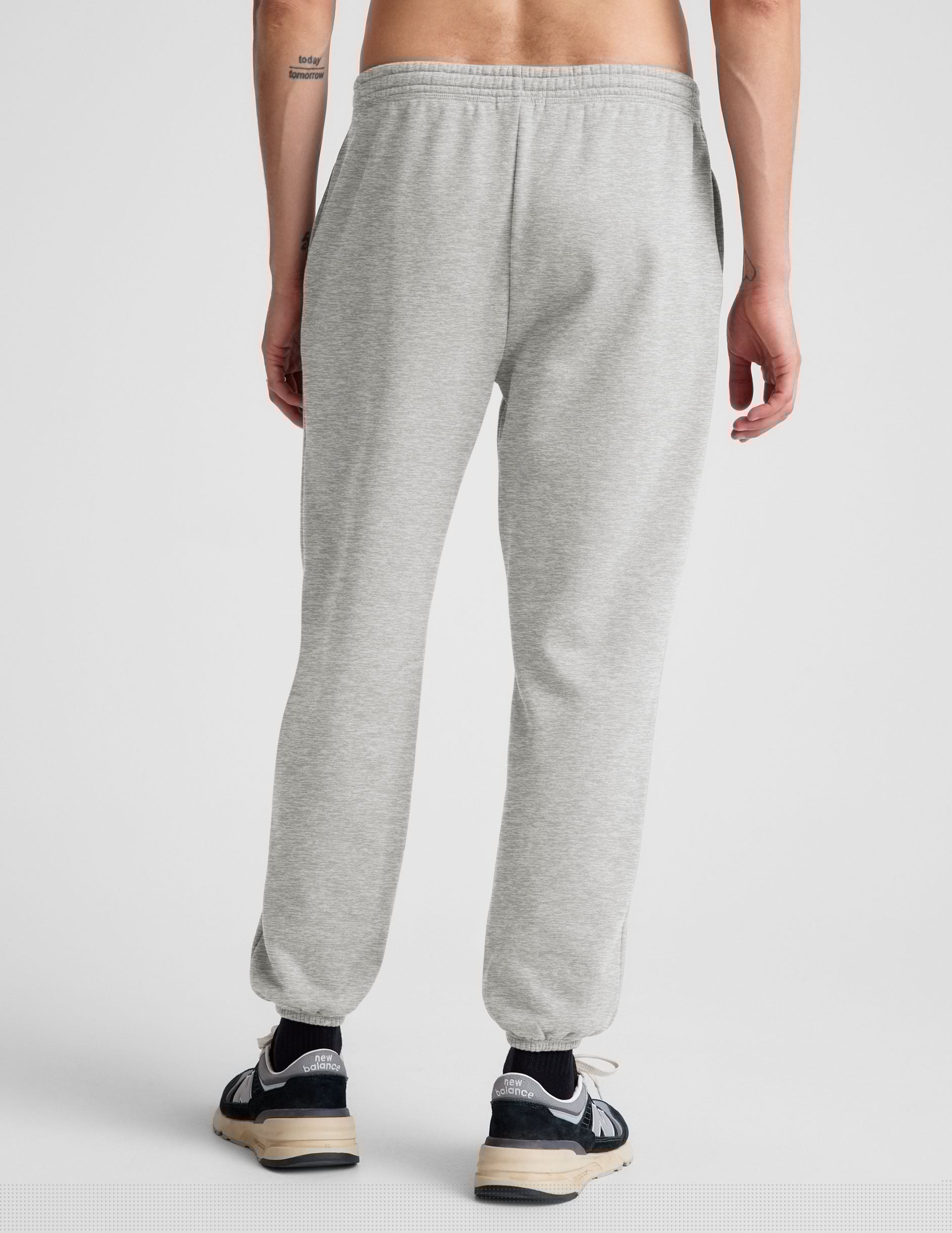 gray men's sweatpants.
