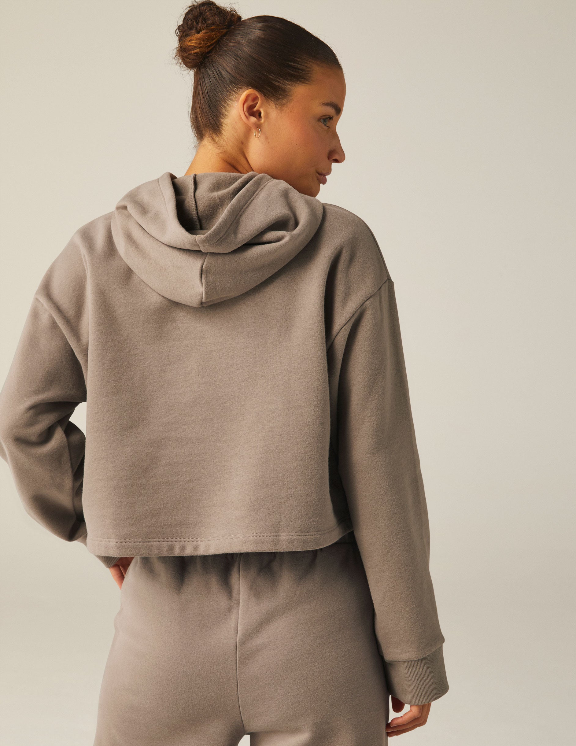 brown cropped hoodie pullover.