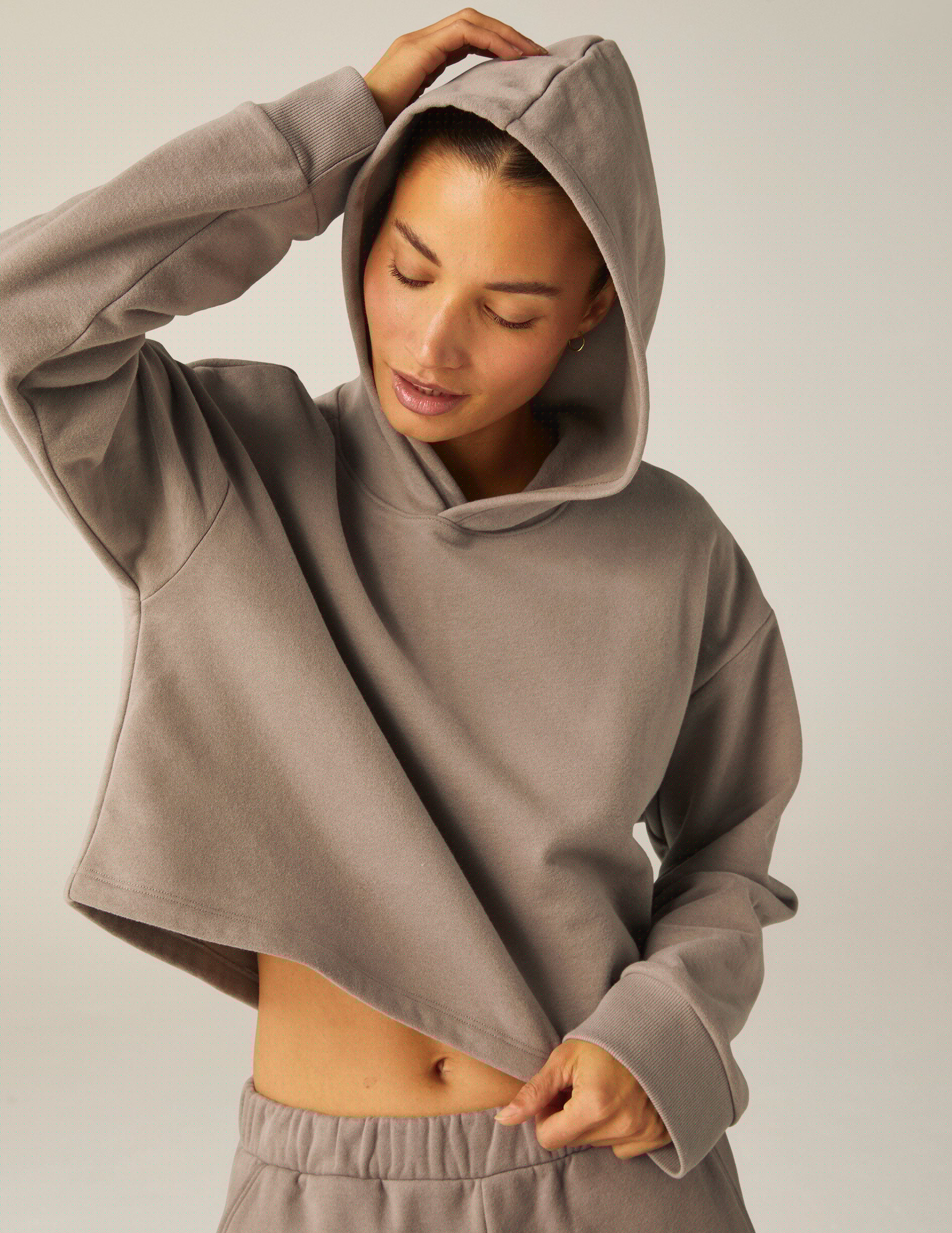 brown cropped hoodie pullover.