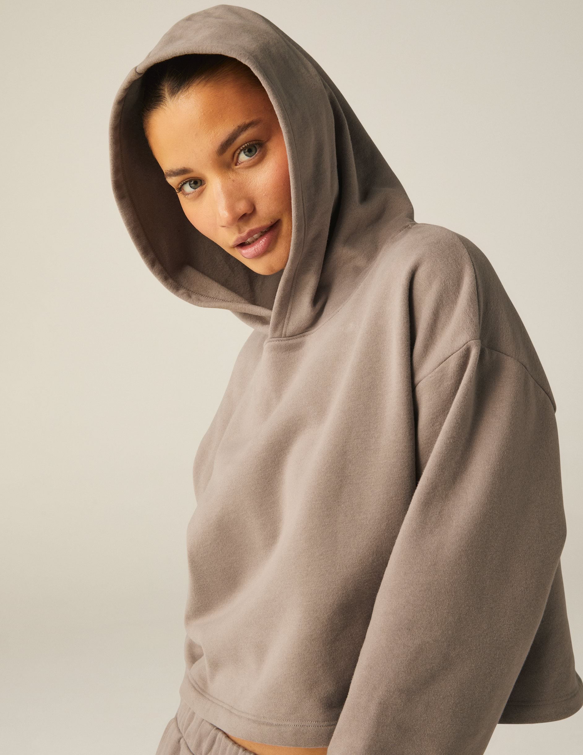 brown cropped hoodie pullover.