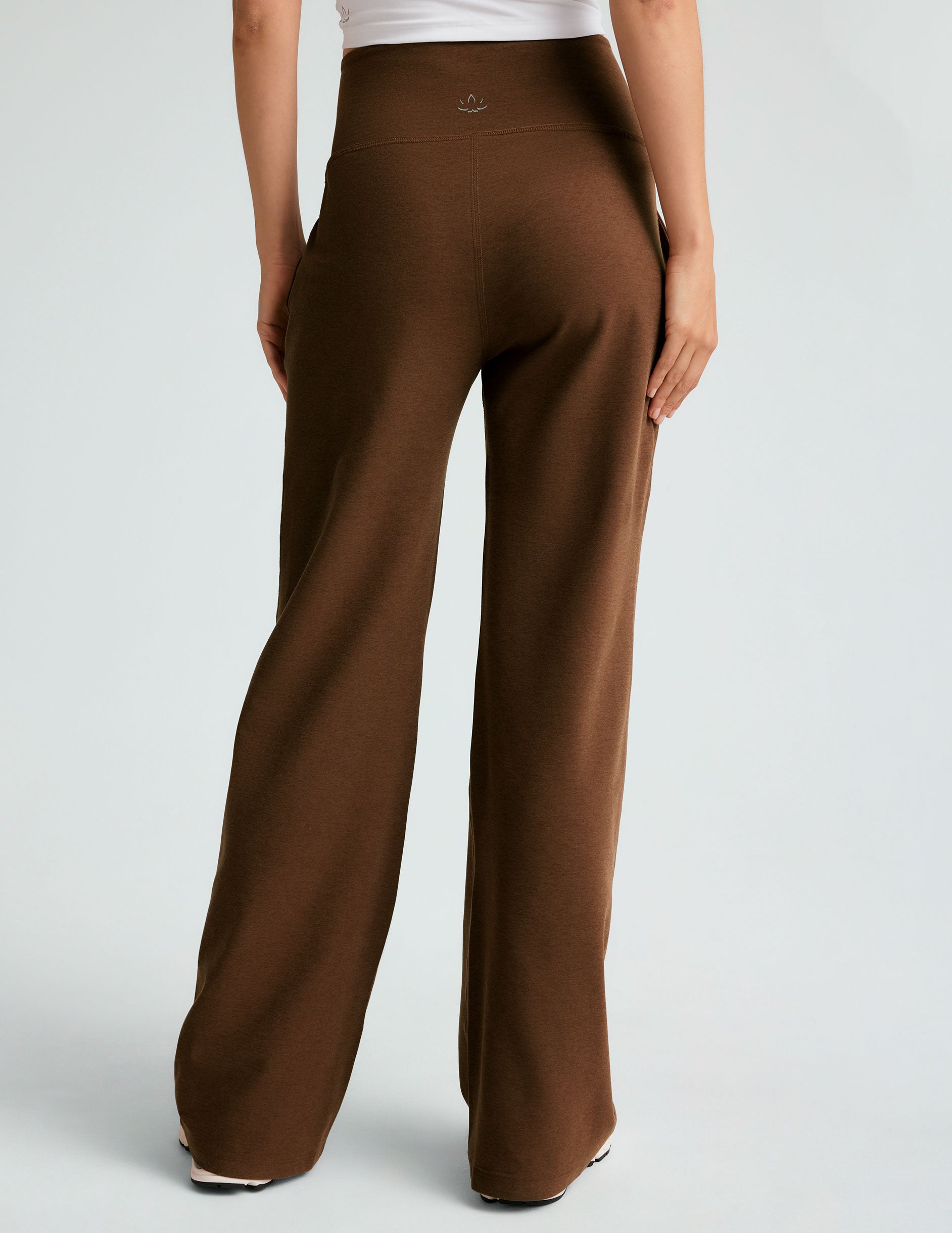 brown wide leg pant with pocket at sides