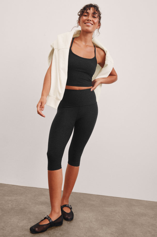 black pedal pusher length leggings. 