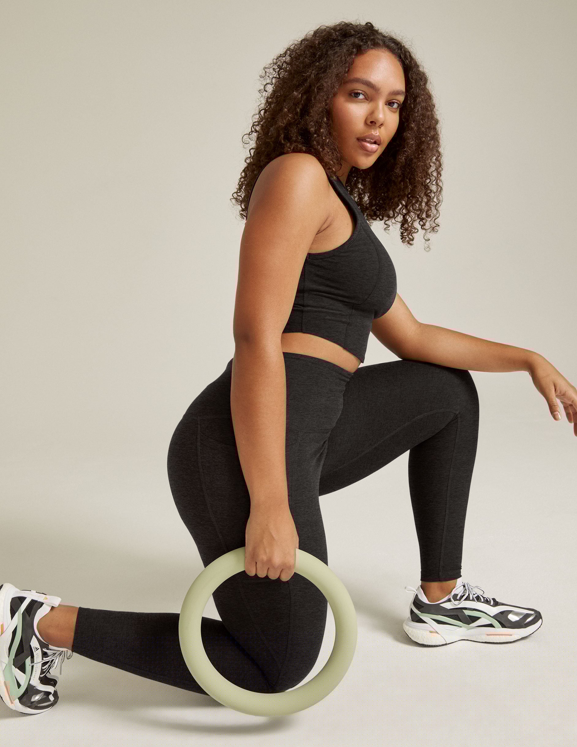 black high waisted midi pocket legging